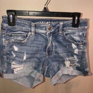 Barely worn American Eagle Midi shorts !